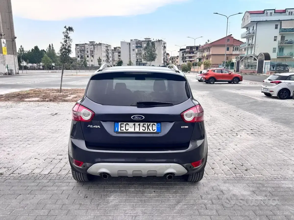 Usata Ford Kuga Titanium 140 CV (102 kW) 2010 Grigio SUV