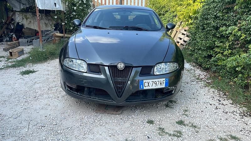 Grigio Usata 2005 Alfa Romeo GT Coupé | 3200 € (Ottimo prezzo) - Immagine 1/4