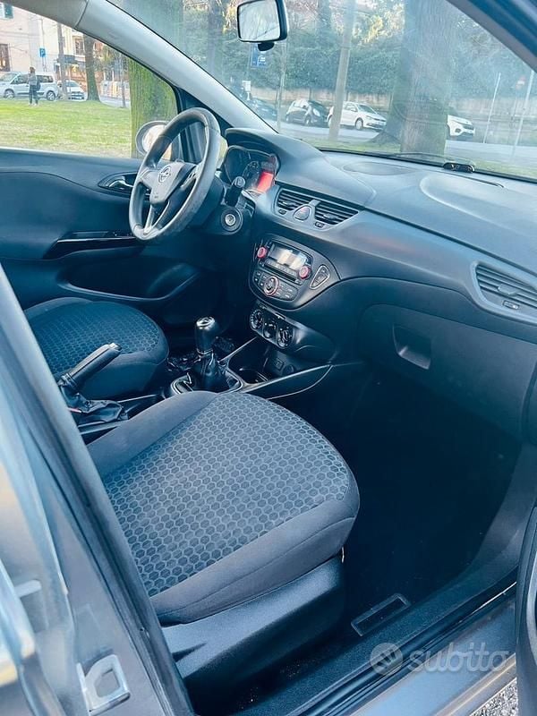 Usata Opel Corsa 90 CV (66 kW) 2016 Grigio Utilitaria