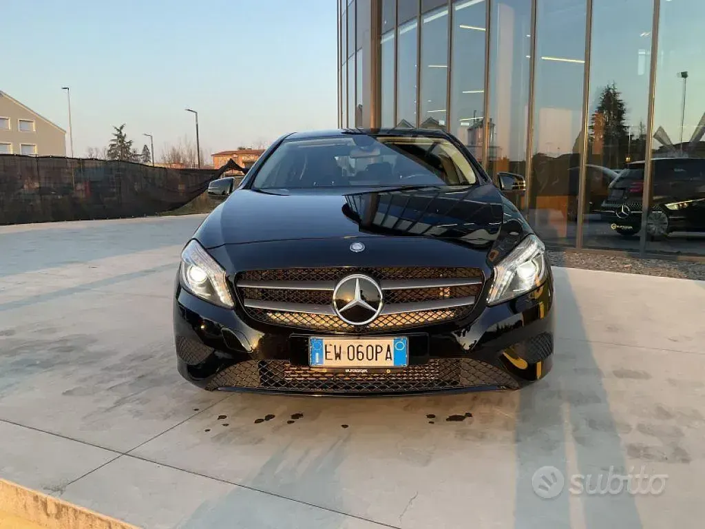 Usata Mercedes A160 Executive 90 CV (66 kW) 2014 Nero Utilitaria