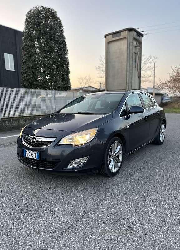 Usata Opel Astra Cosmo 116 CV (85 kW) 2010 Berlina