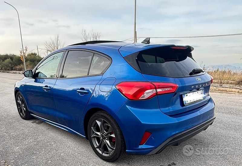 Usata Ford Focus ST-Line 120 CV (88 kW) 2019 Blu Berlina