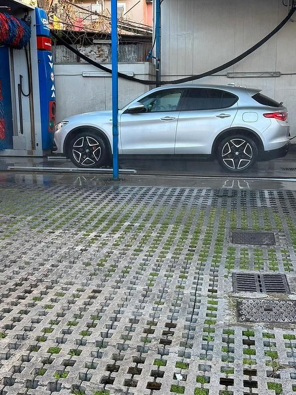 Usata Alfa Romeo Stelvio Sprint 190 CV (139 kW) 2020 Grigio SUV