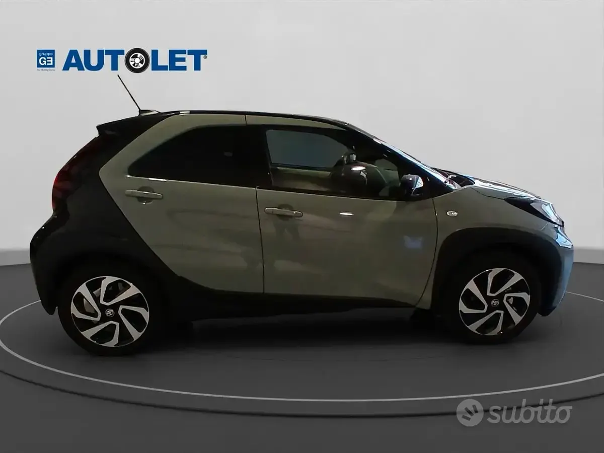 Usata Toyota Aygo X Trend 72 CV (52 kW) 2025 Verde SUV