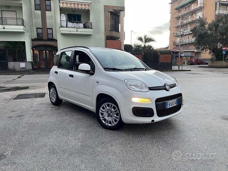 Usata Fiat Panda Lounge 74 CV (54 kW) 2015 Bianco Utilitaria