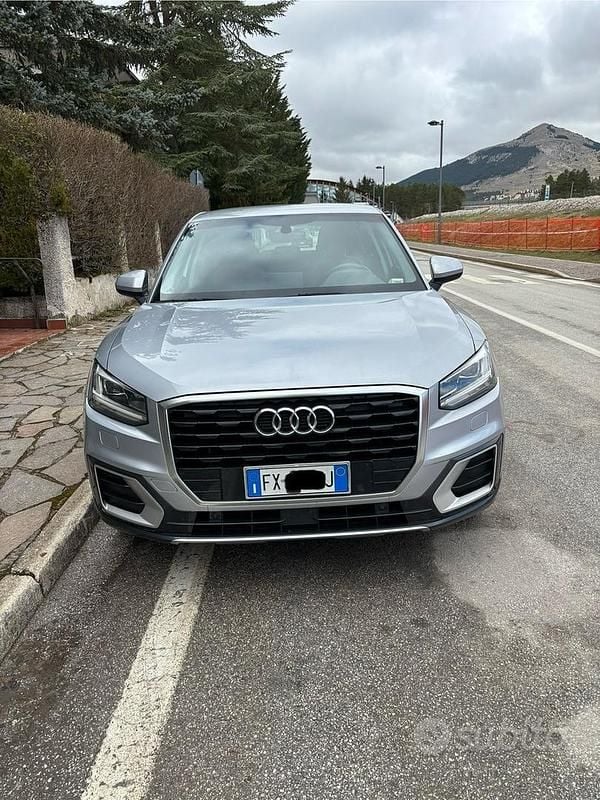 Usata Audi Q2 116 CV (85 kW) 2019 Grigio SUV