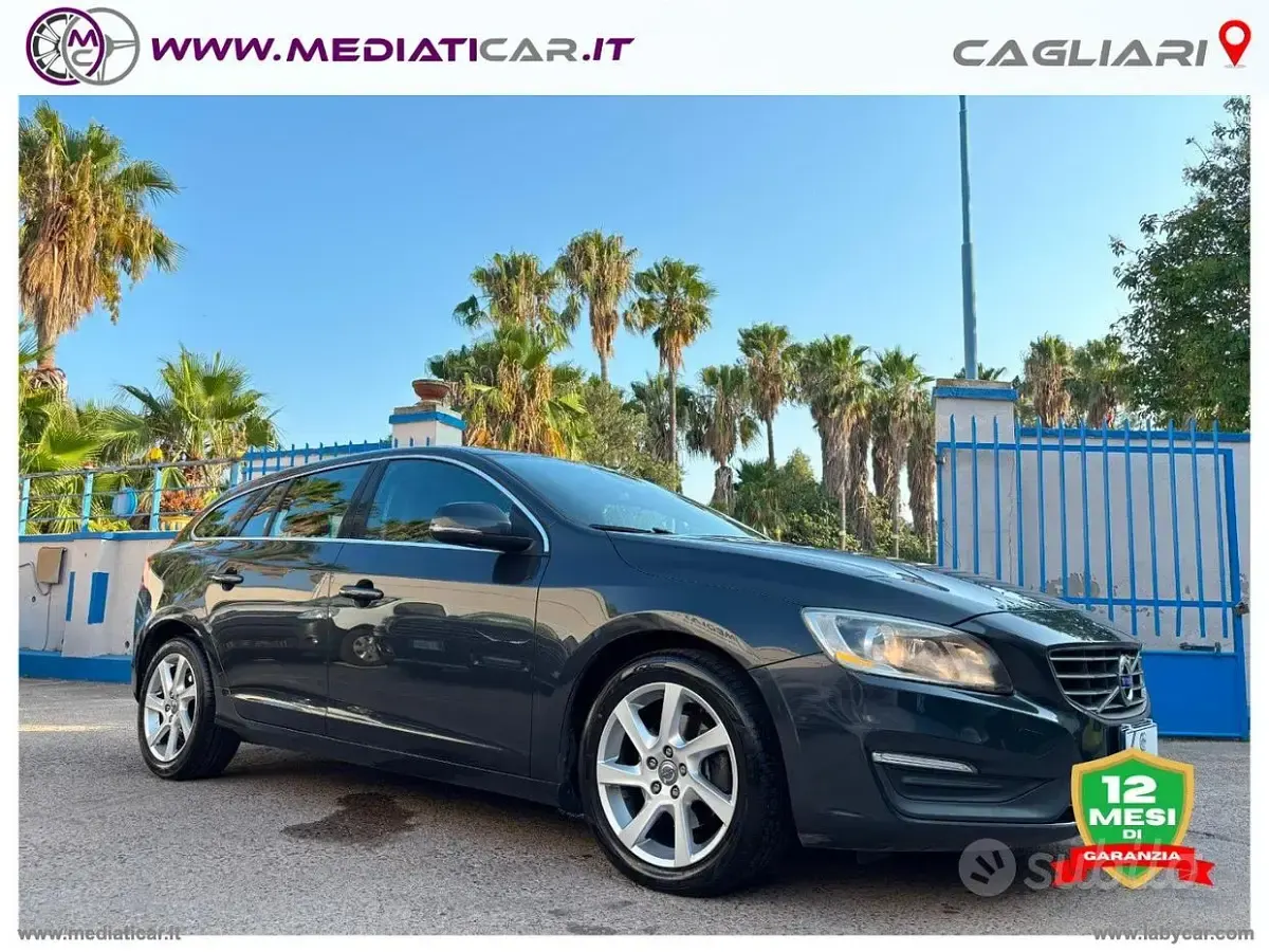 Usata Volvo V60 R-Design Momentum 181 CV (133 kW) 2014 Grigio Station wagon