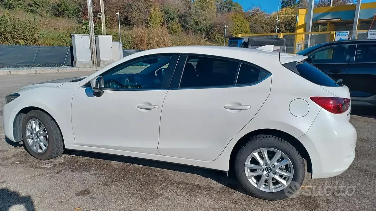 Usata Mazda 3 Evolve 105 CV (77 kW) 2018 Bianco Berlina