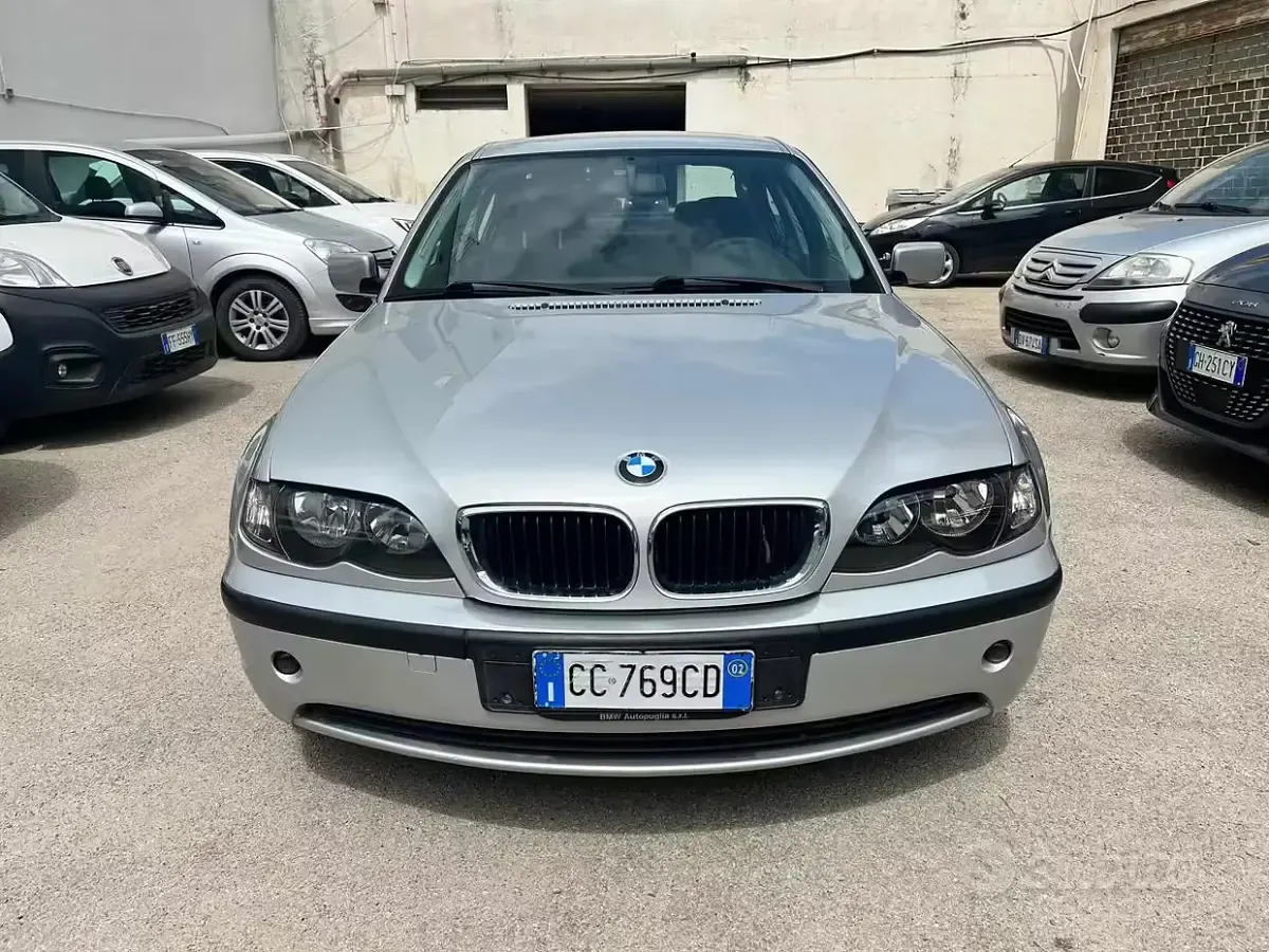 Usata BMW 318 Efficient Dynamics 143 CV (105 kW) 2002 Grigio Berlina