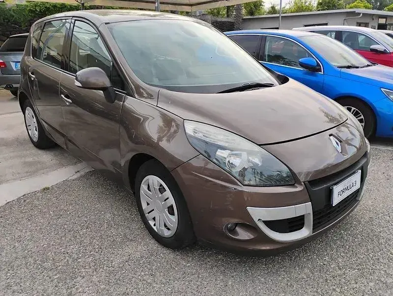 Usata Renault Scenic E-Tech Dynamique 130 CV (95 kW) 2011 Marrone Monovolume