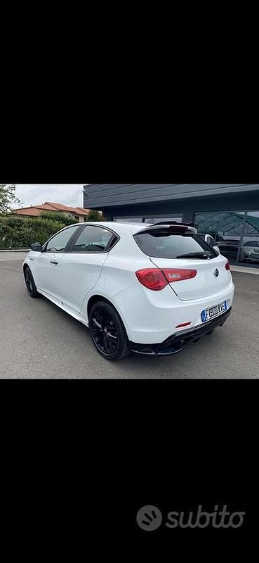 Usata Alfa Romeo Giulietta 150 CV (110 kW) 2016 Bianco Utilitaria
