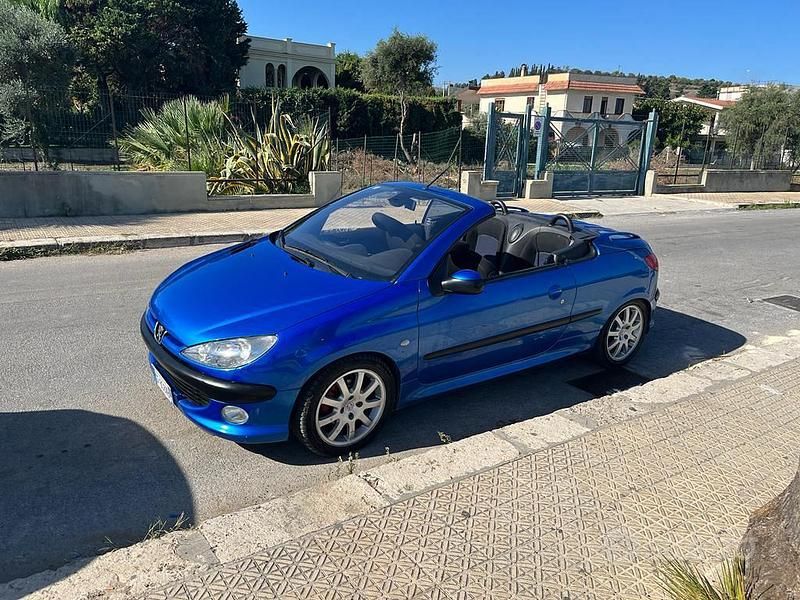 Usata Peugeot 206 CC 136 CV (100 kW) 2003 Blu Cabrio