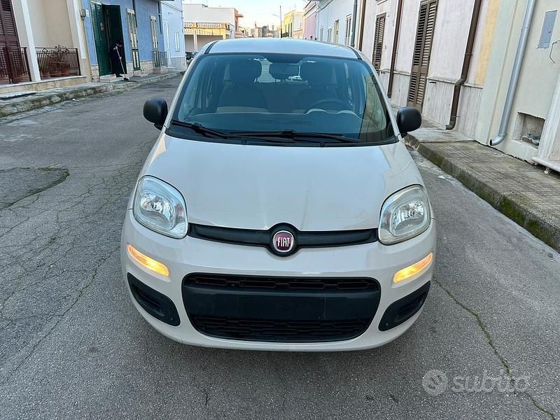 Usata Fiat Panda Easy 80 CV (58 kW) 2015 Bianco Utilitaria