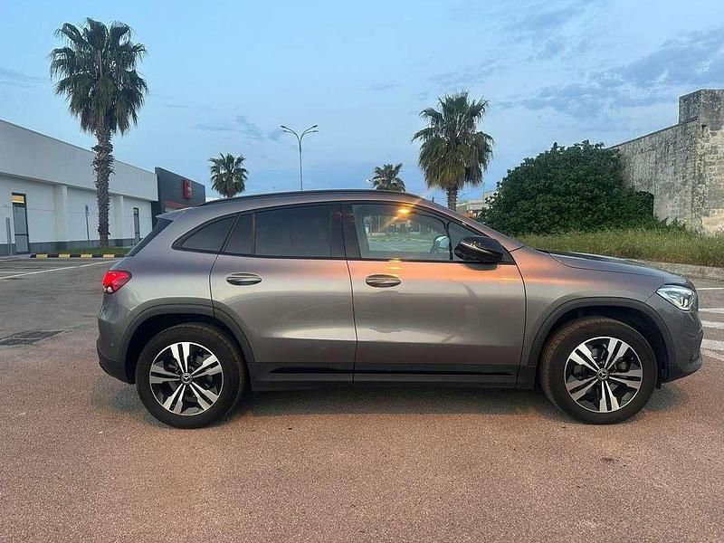 Usata Mercedes GLA200 150 CV (110 kW) 2021 Grigio SUV