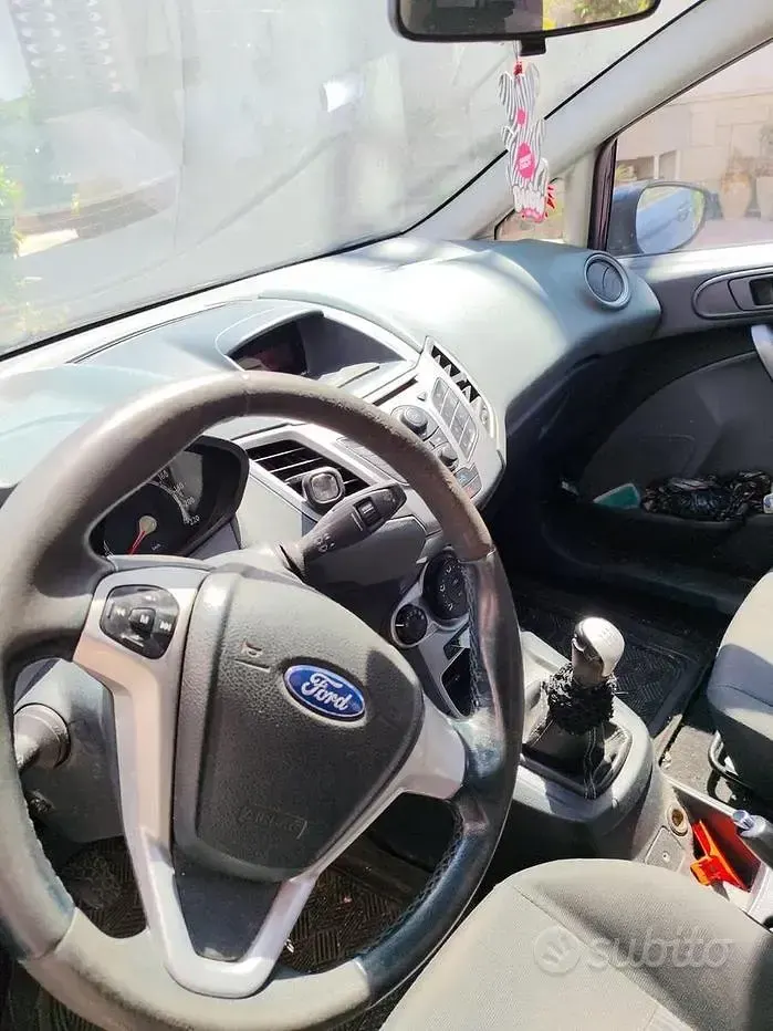 Usata Ford Fiesta 68 CV (50 kW) 2010 Bluazzurro Berlina