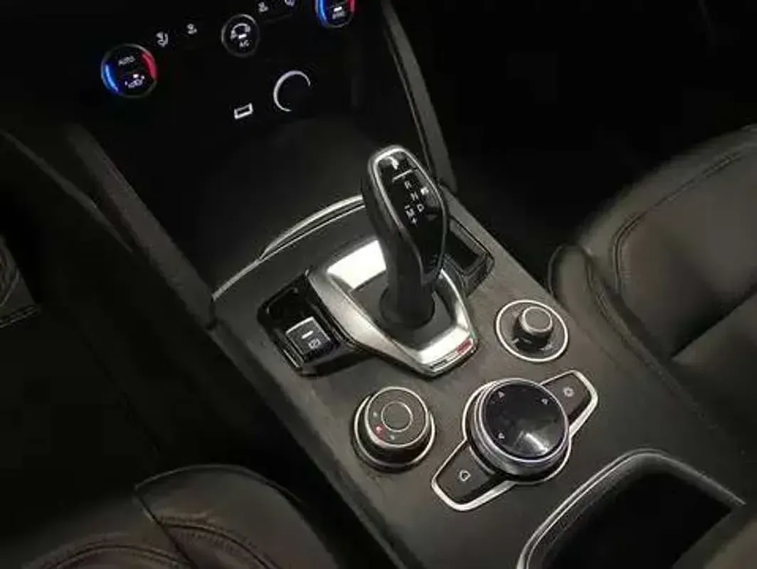 Usata Alfa Romeo Stelvio Business 190 CV (139 kW) 2021 Grigio SUV