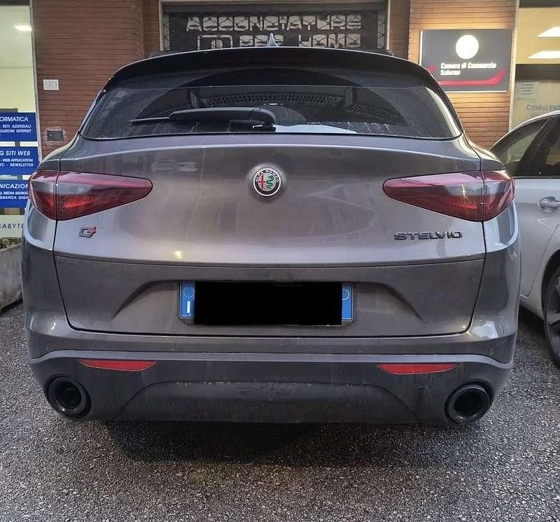 Usata Alfa Romeo Stelvio Lusso 209 CV (153 kW) 2019 SUV