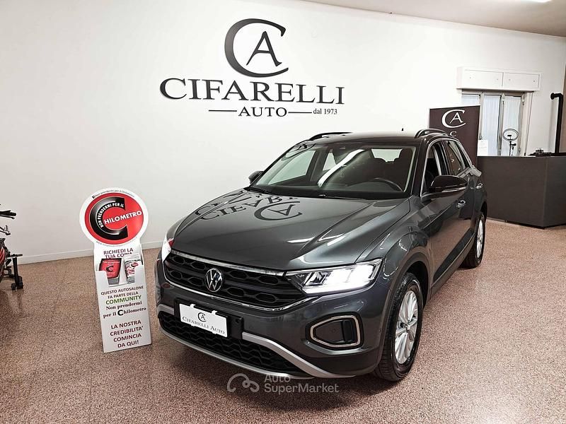Usata VW T-Roc 110 CV (80 kW) 2022 Gray SUV