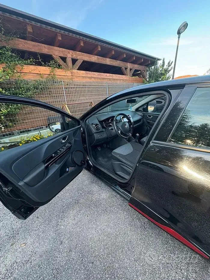 Usata Renault Clio IV 90 CV (66 kW) 2013 Nero Berlina