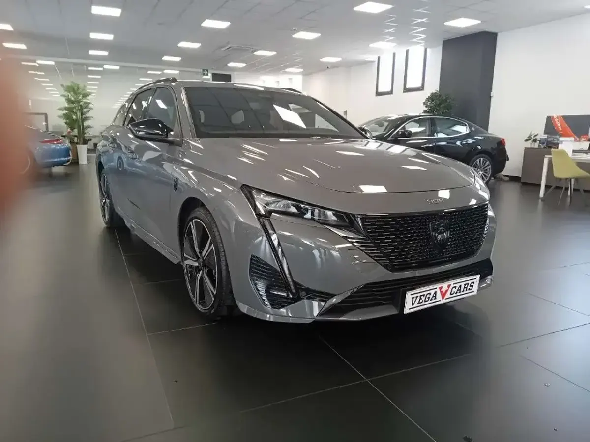 Usata Peugeot 308 GT 131 CV (96 kW) 2024 Grigio scuro Station wagon