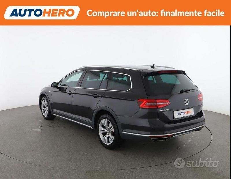 Usata VW Passat Alltrack 190 CV (139 kW) 2018 Grigio Station wagon