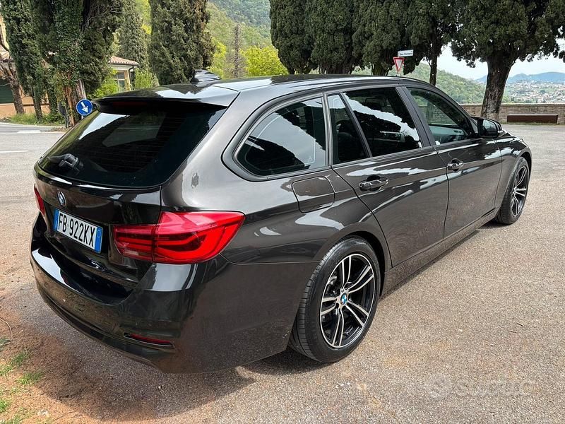 Usata BMW 318 150 CV (110 kW) 2015 Marrone Station wagon