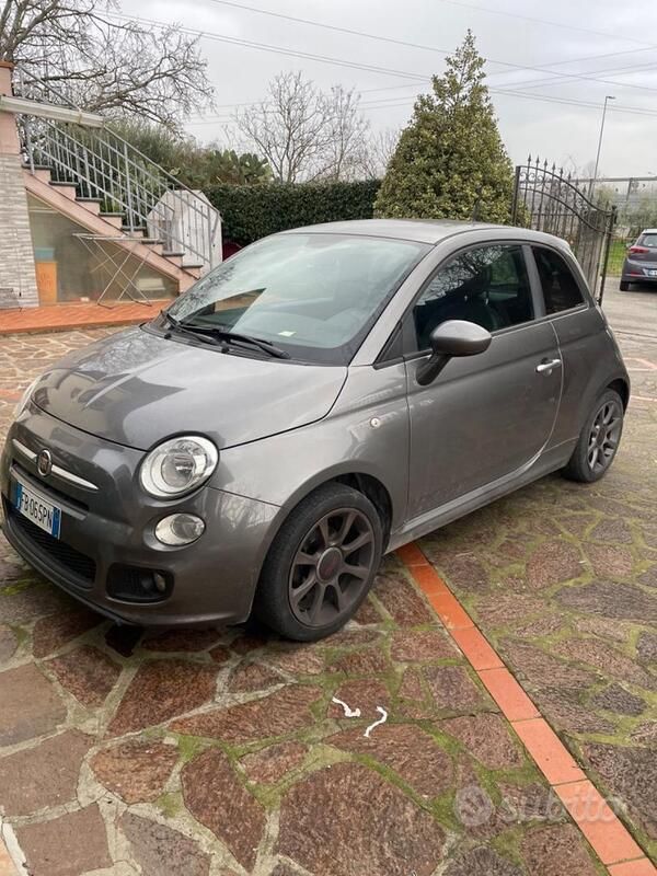 Grigio Usata 2015 Fiat 500S Due volumi | 9000 € (Buon prezzo) - Immagine 1/4