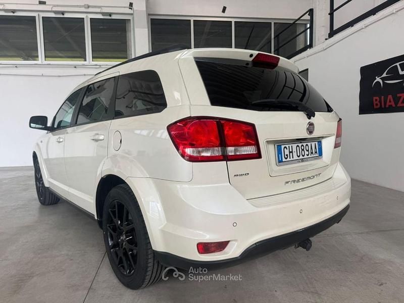Usata Fiat Freemont Black Code 170 CV (125 kW) 2015 Bianco SUV