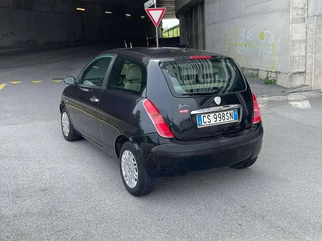 Usata Lancia Ypsilon 60 CV (44 kW) 2005 Utilitaria
