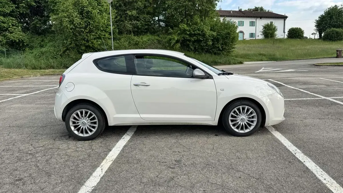 Begagnad Alfa Romeo MiTo Distinctive 84 HK (61 kW) 2015 Halvkombi