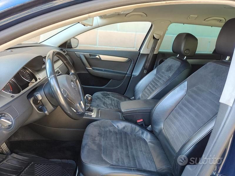 Usata VW Passat 170 CV (125 kW) 2011 Blu Station wagon
