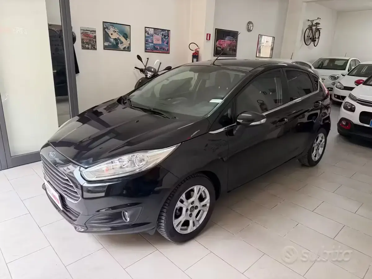 Usata Ford Fiesta Titanium 75 CV (55 kW) 2016 Nero Utilitaria