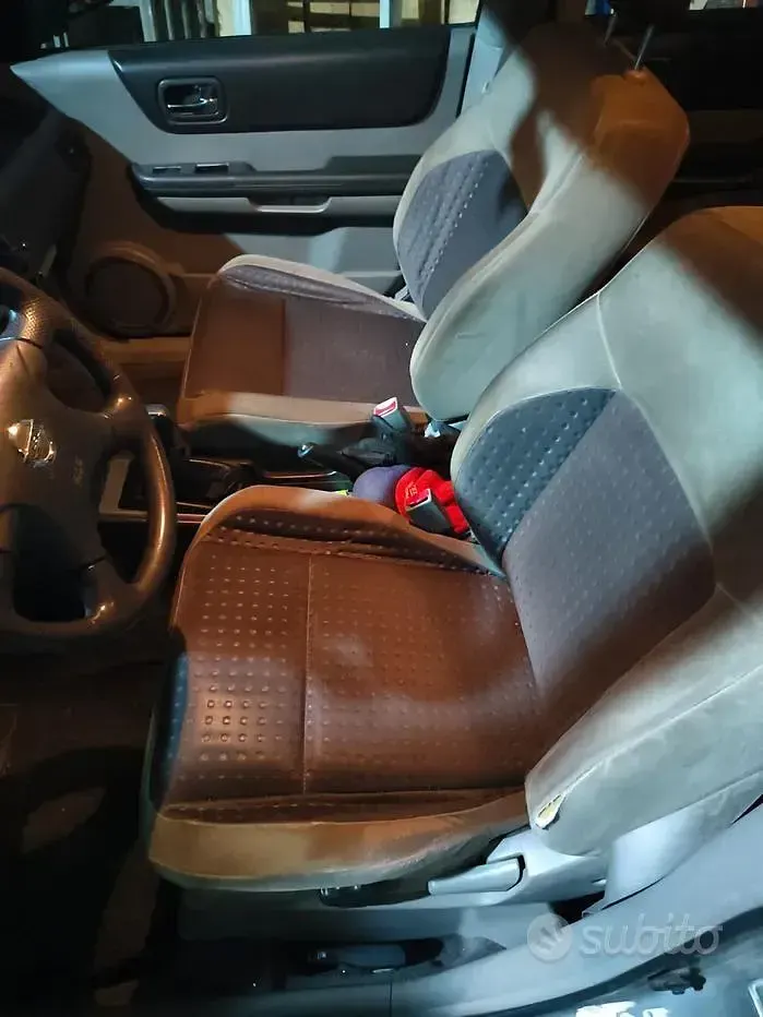 Usata Nissan X-Trail 136 CV (100 kW) 2003 Grigio SUV
