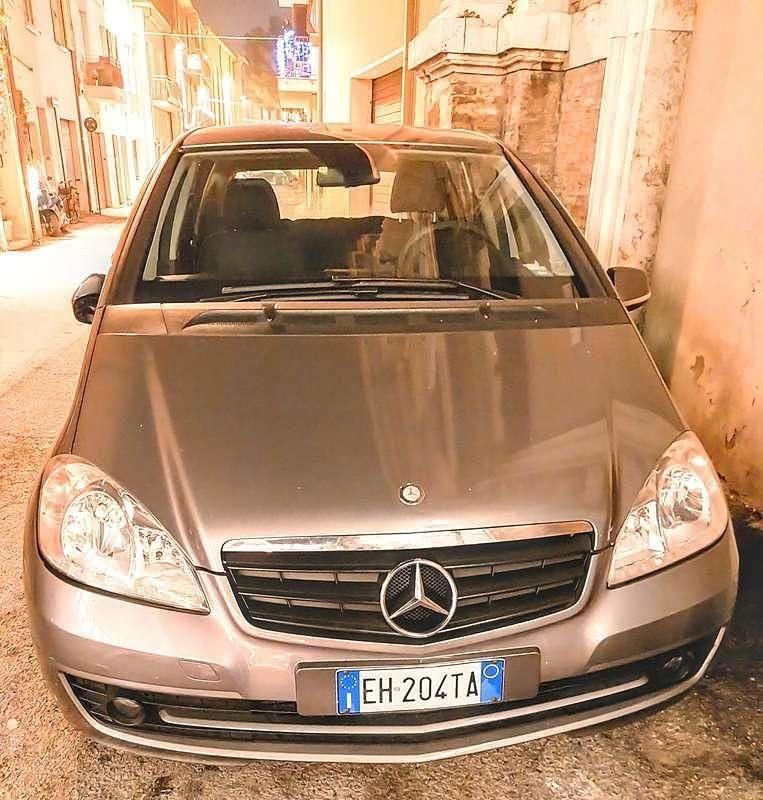 Usata Mercedes A160 Premium 82 CV (60 kW) 2011 Grigio Utilitaria
