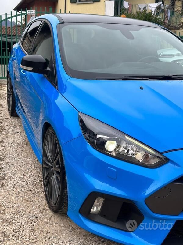 Usata Ford Focus RS 350 CV (257 kW) 2016 Blu Berlina