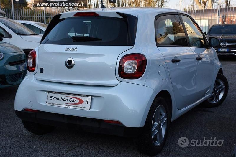 Usata Smart ForFour Electric Drive Pure 41 kW (56 CV) 2021 Bianco metallizzato Berlina