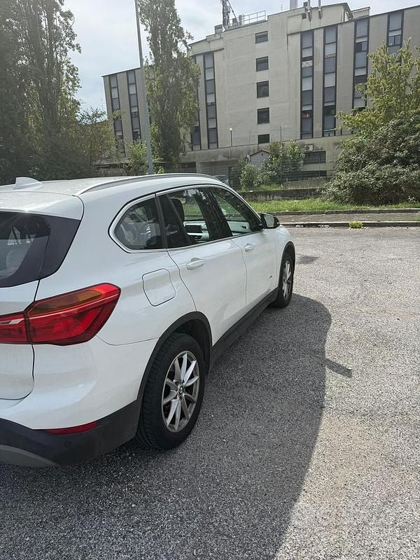 Usata BMW X1 Comfort Edition 116 CV (85 kW) 2018 Bianco SUV