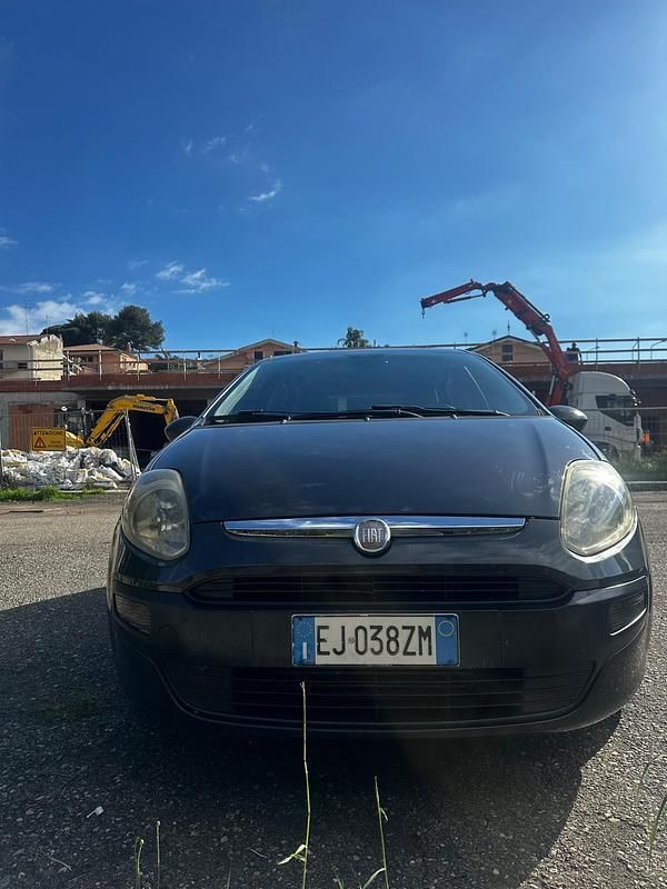 Usata Fiat Punto Evo Emotion 95 CV (69 kW) 2011 Grigio Utilitaria