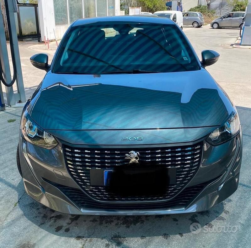 Usata Peugeot 208 Allure 101 CV (74 kW) 2020 Grigio Utilitaria