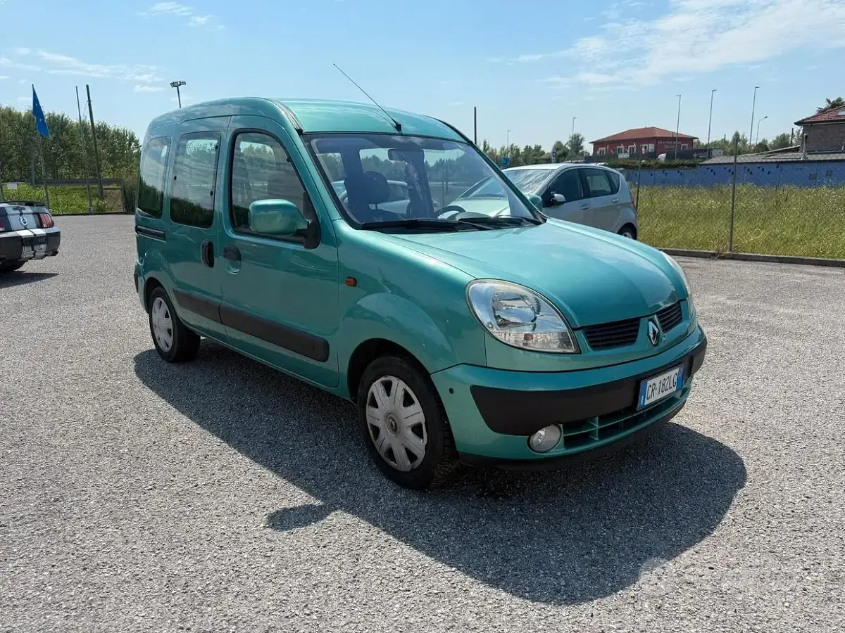 Usata Renault Kangoo 95 CV (69 kW) 2004 Verde Monovolume