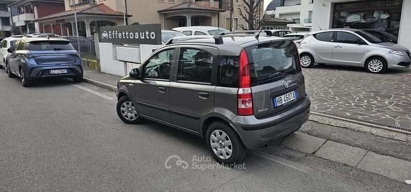 Usata Fiat Panda Dynamic 69 CV (50 kW) 2011 Grigio scuro Utilitaria