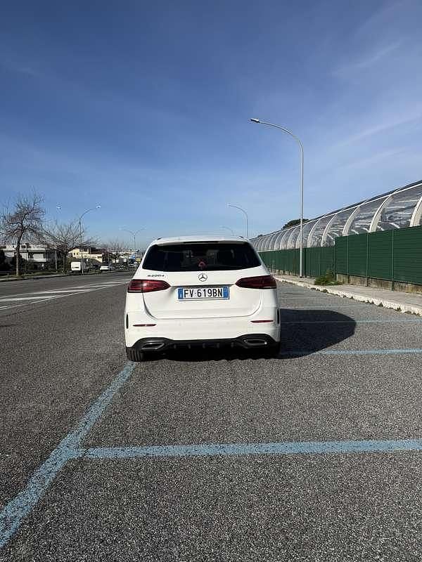 Usata Mercedes B200 AMG line 150 CV (110 kW) 2019 Utilitaria
