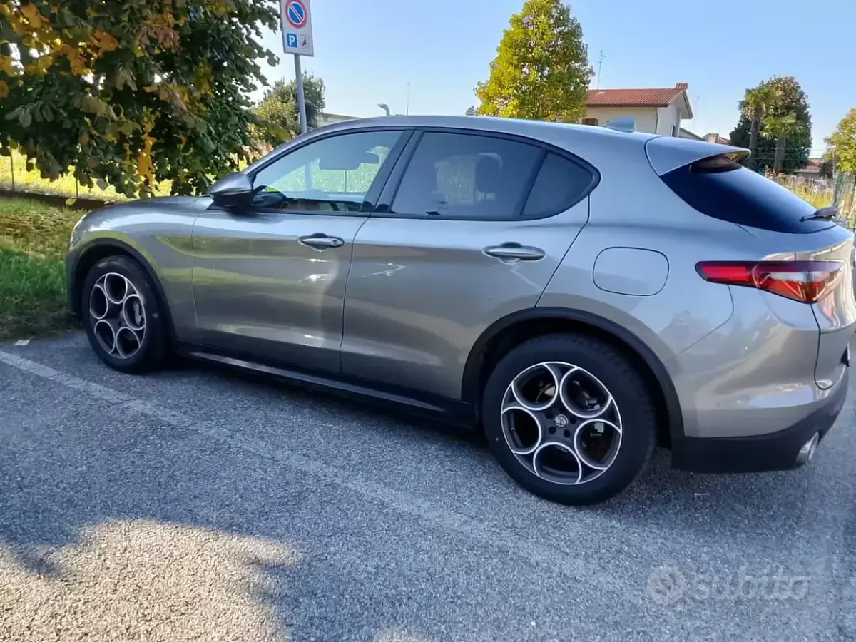 Usata Alfa Romeo Stelvio 150 CV (110 kW) 2018 Grigio SUV