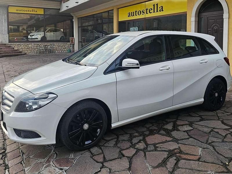 Usata Mercedes B180 Executive 109 CV (80 kW) 2013 Bianco Utilitaria