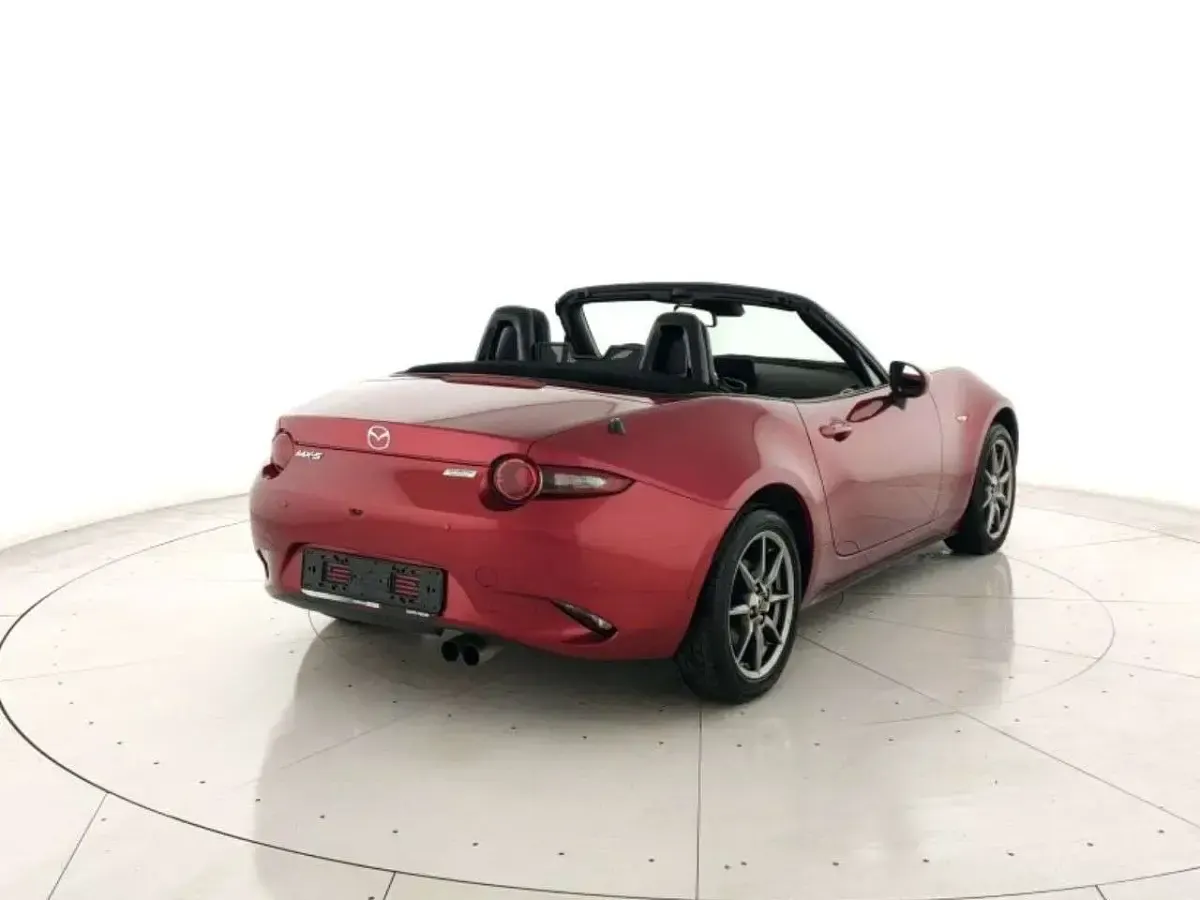 Usata Mazda MX5 Exclusive-Line 131 CV (96 kW) 2018 Rosso Cabrio