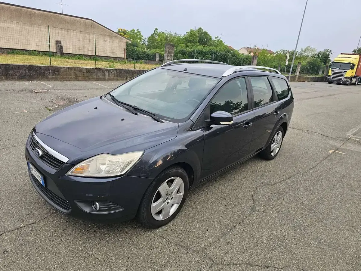 Usata Ford Focus Style 90 CV (66 kW) 2009 Argento Station wagon