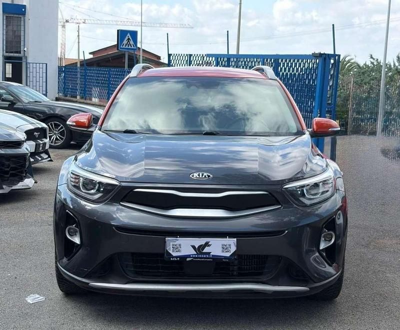 Usata Kia Stonic Urban 110 CV (80 kW) 2017 Grigio SUV