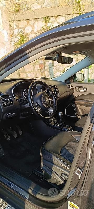 Usata Jeep Compass Limited 140 CV (102 kW) 2019 Grigio SUV