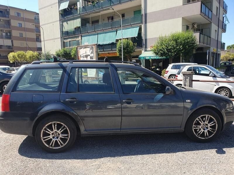 Usata VW Golf IV 101 CV (74 kW) 2002 Utilitaria