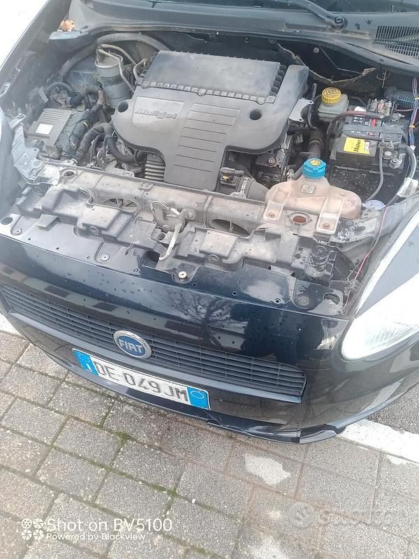 Usata Fiat Grande Punto 90 CV (66 kW) 2006 Nero Utilitaria
